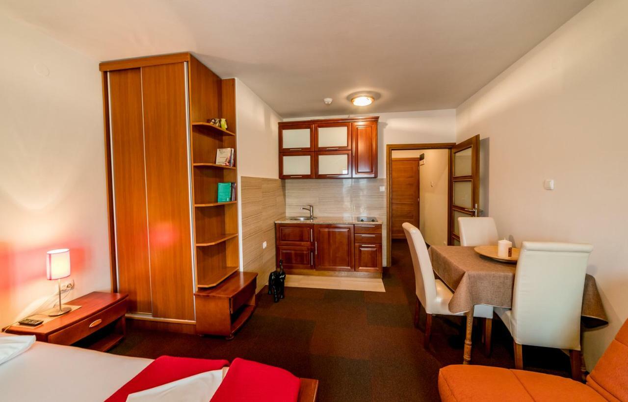 Apartmani Laban Херцег Нови Екстериор снимка