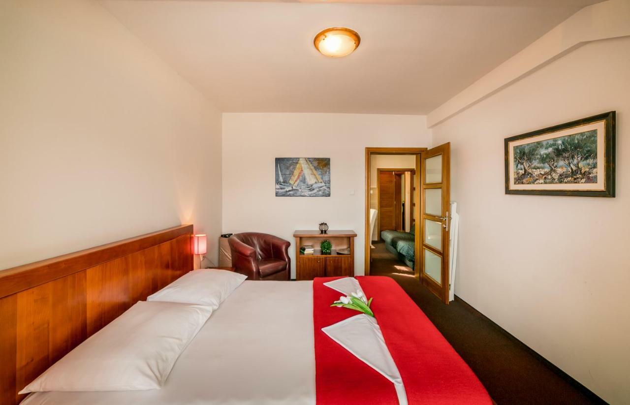 Apartmani Laban Херцег Нови Екстериор снимка